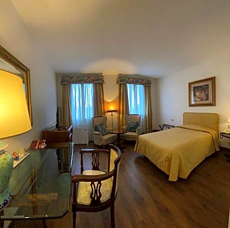 Comfort Single Room with Garden View