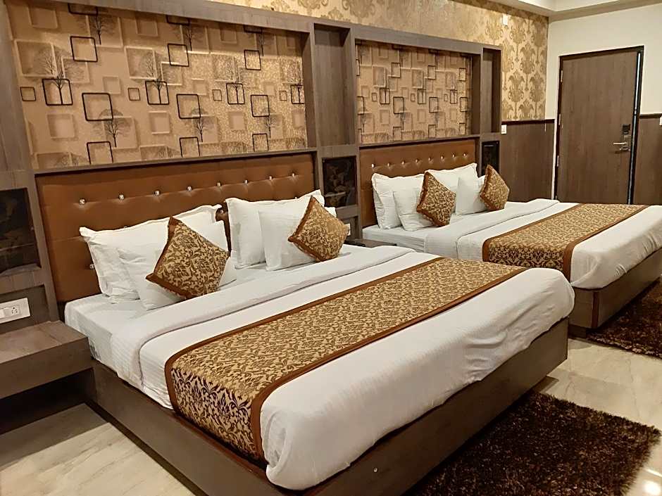 Hotel Chintpurni International