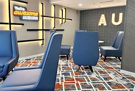La Quinta Inn & Suites by Wyndham Auburn - University Area