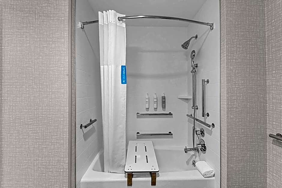 Hampton Inn By Hilton & Suites Farmers Branch Dallas, Tx