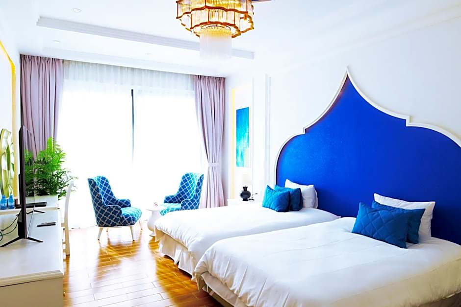 Photo 1 of 10 of Deluxe 1 Double Bed or 2 Beds, Lake View
