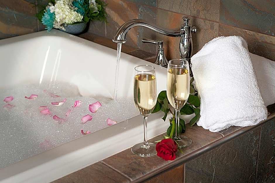 Park Point Marina Inn