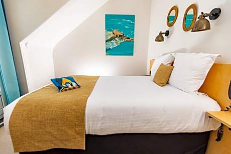 Small Attic Double Room with Sea View