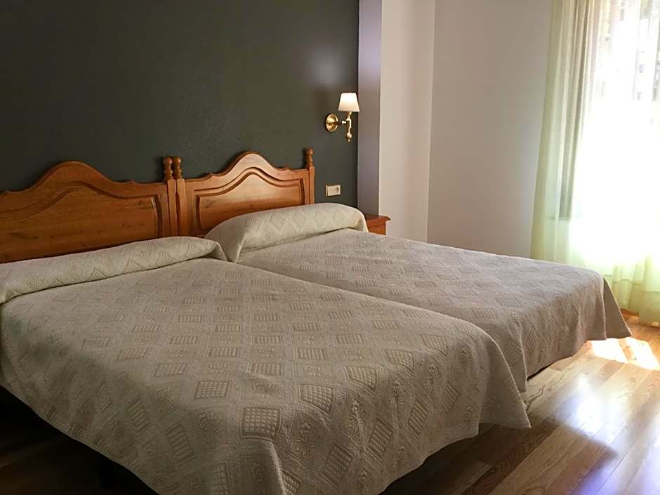 Hotel Cinco Castaños