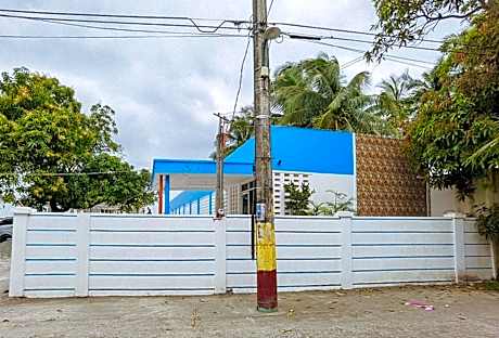 RedDoorz @ Don Martie Beach House Naic Cavite