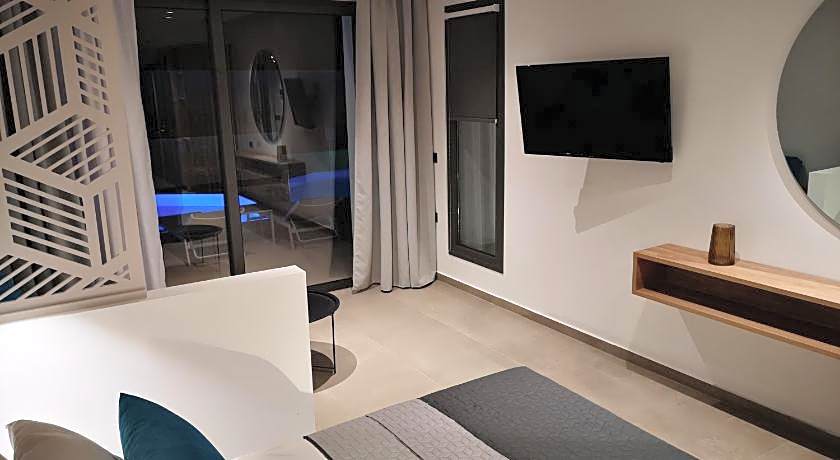 Zoes Hotel Studios