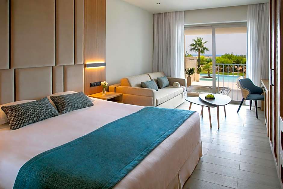 Asterias Beach Hotel