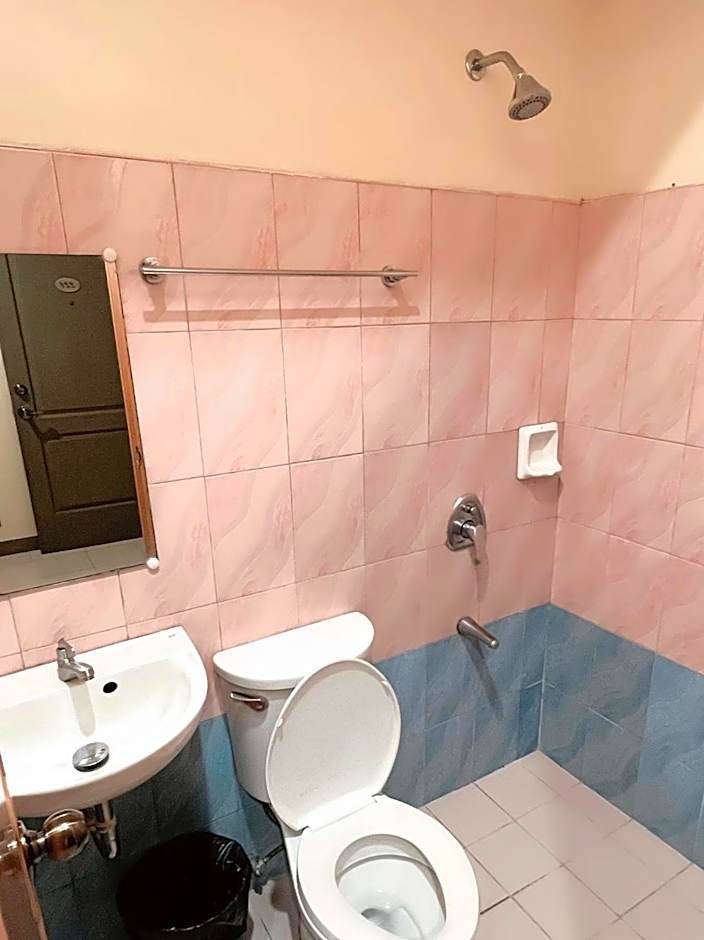 Blue Velvet Hotel -CM Recto