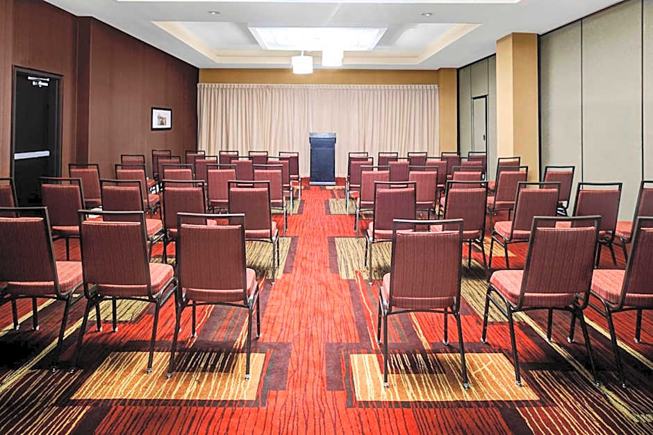 Courtyard by Marriott St. Cloud
