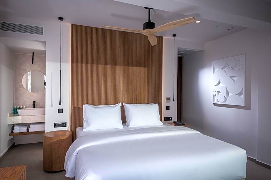 Noble Hotel & Suites - Adults Only