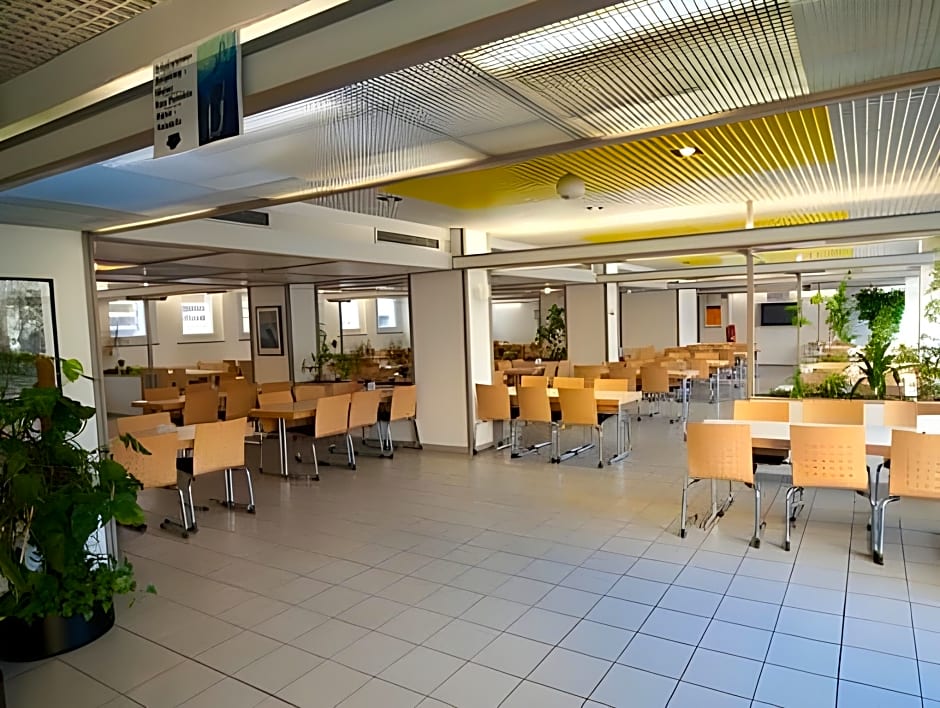 Haus International Hostel