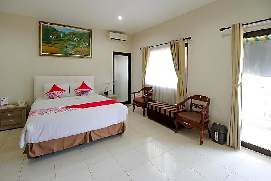 Tuban Torres Accomodation by OYO Rooms