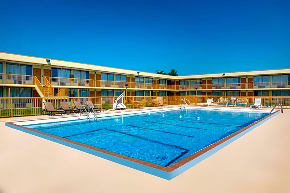 Days Inn by Wyndham Salem, Illinois
