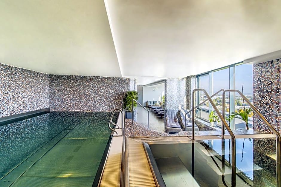 NH Bratislava Gate One