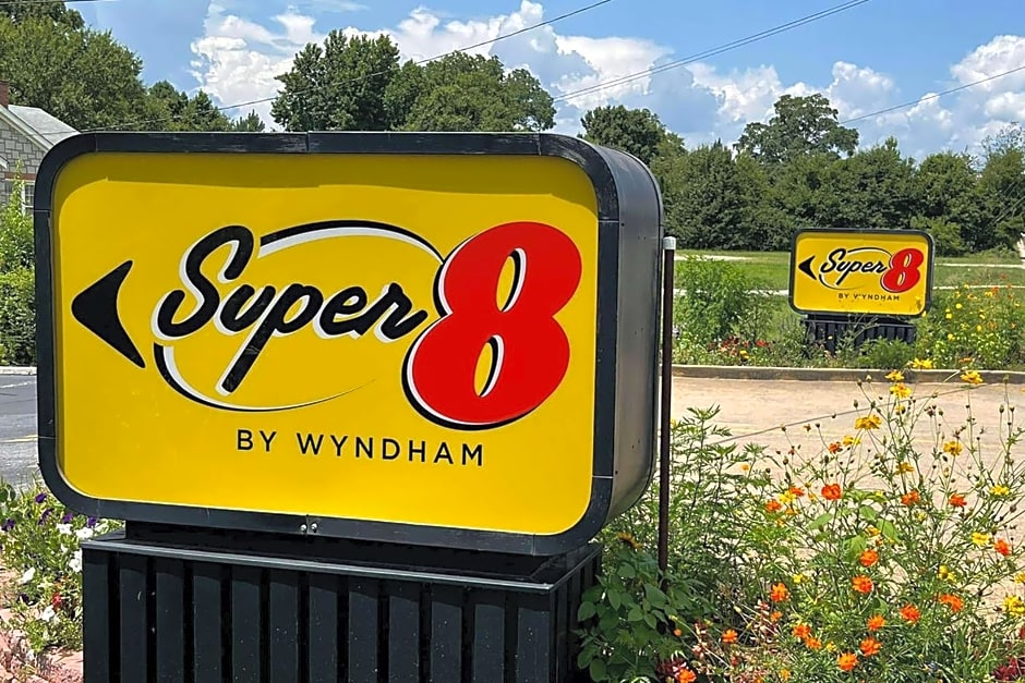 Super 8 by Wyndham Elberton
