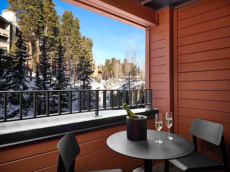 Hotel Alpenrock Breckenridge, Curio Collection by Hilton