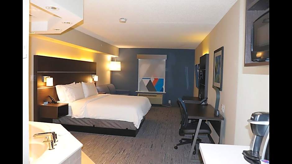 Holiday Inn Express Brampton By IHG