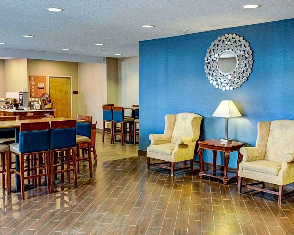 Comfort Inn & Suites North Greenfield