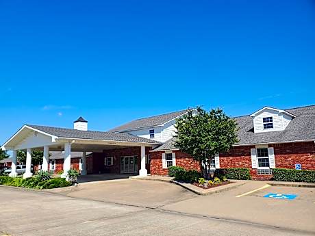 Candlelight Inn Suites Hwy 69 near McAlester