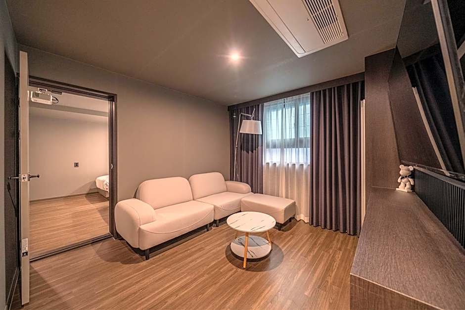 Gyeongju Poverta Hotel