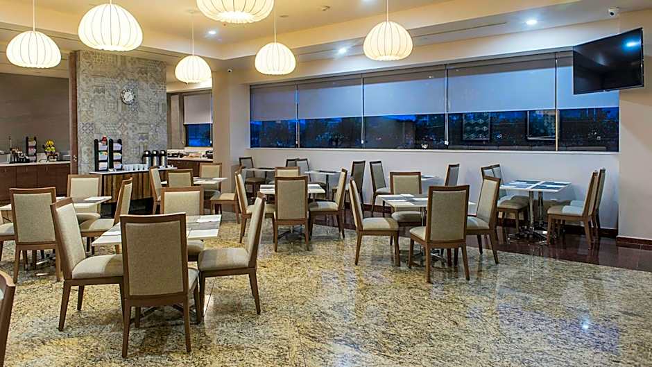 Holiday Inn Express Mexico - Toreo By IHG