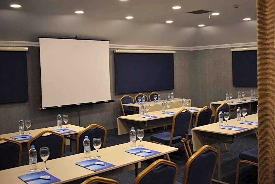 Rhiss Hotel Bostanci