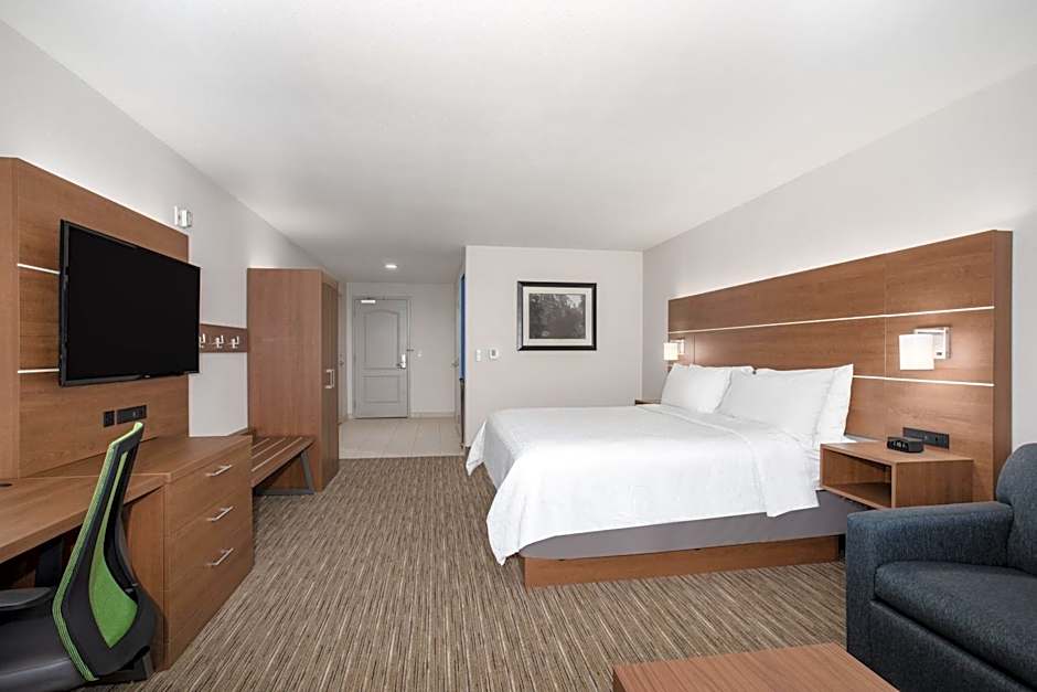Holiday Inn Express & Suites Yosemite Park Area By IHG