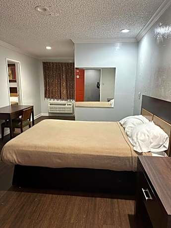 2 Bedroom Suite