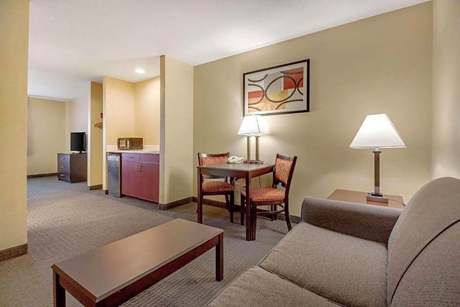Quality Inn & Suites Lincoln North