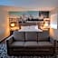 Clarion Pointe Indianapolis Airport