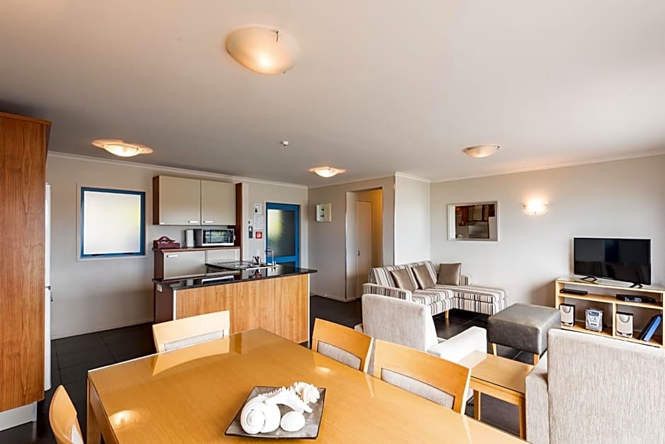 Blue Pacific Apartments