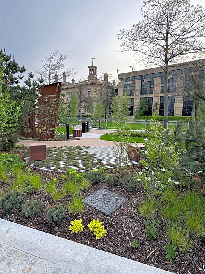 James Clow Bed & Breakfast & Apartments