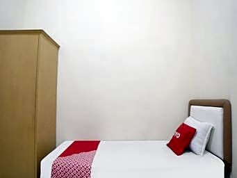 Hotel O Kost Ketapang Syariah