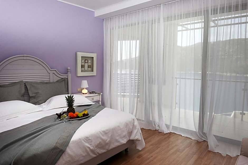 Photo 1 of 11 of Deluxe, Sea View