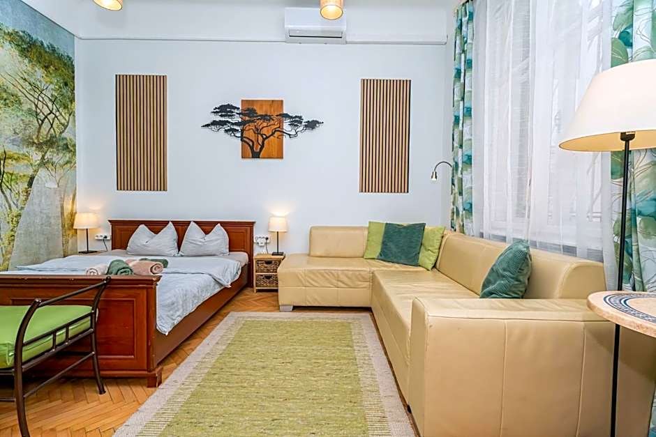 Acacia Private Rooms & Studios