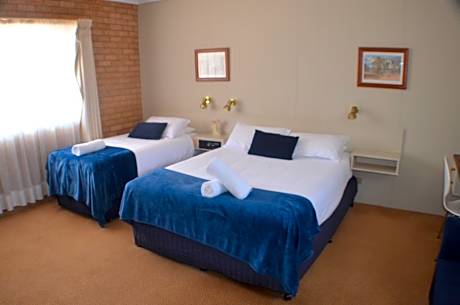 Twin Room with Bath - No Pets