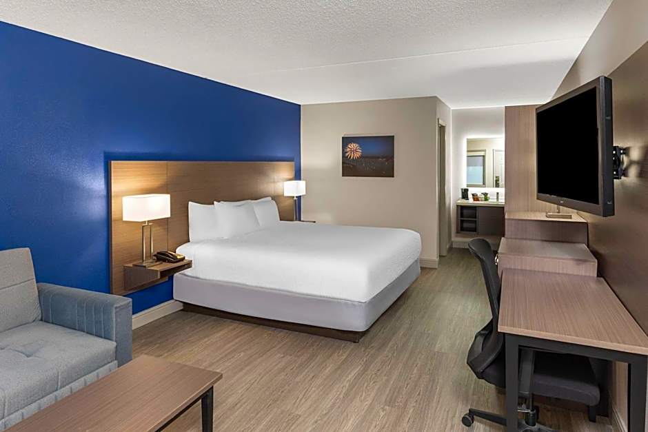 Angel Inn Near IMAX, a Travelodge by Wyndham