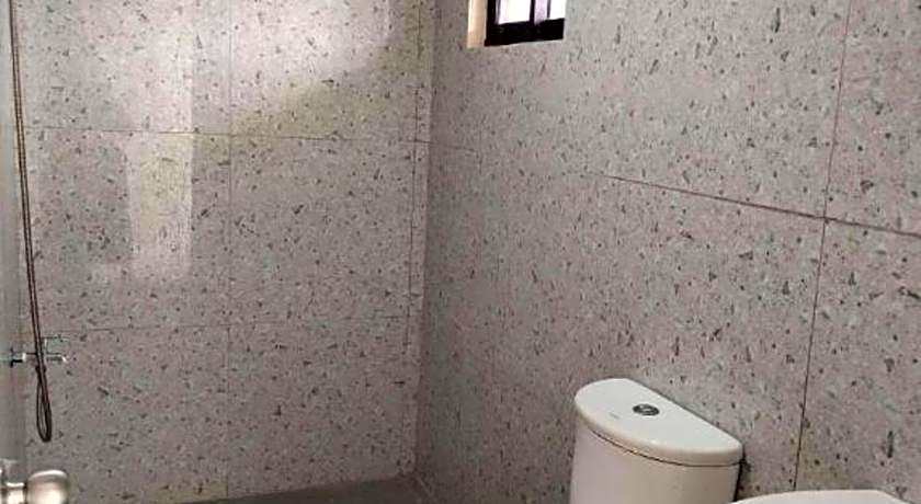 OYO 800 DDD Habitat Dormtel Bacolod 