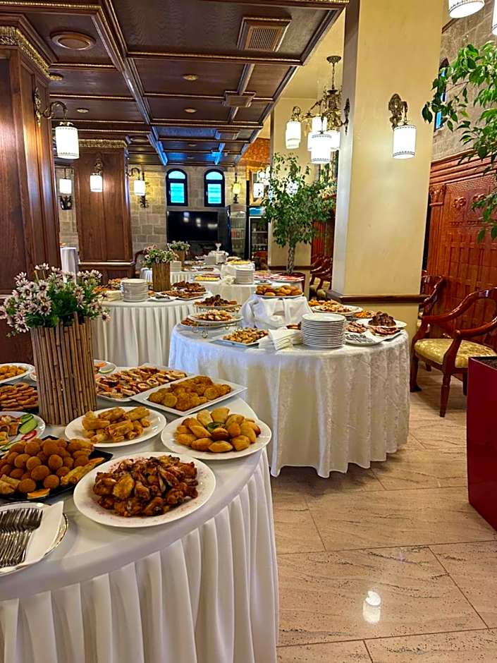 Dinasty Hotel