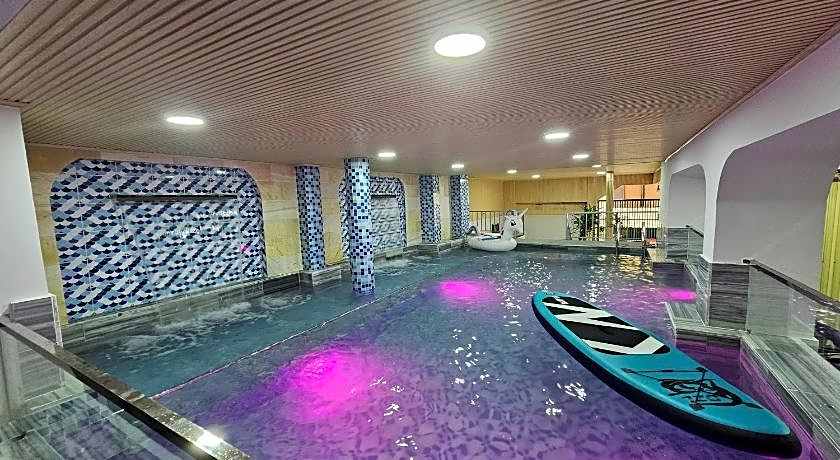 Tuyet Lan Hotel