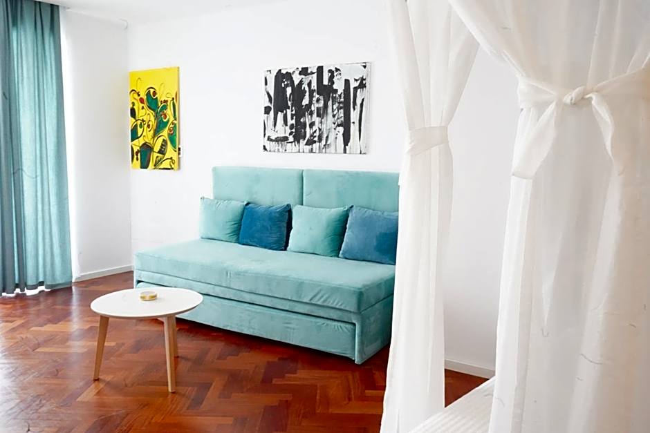 Bougainville Bay Hotel