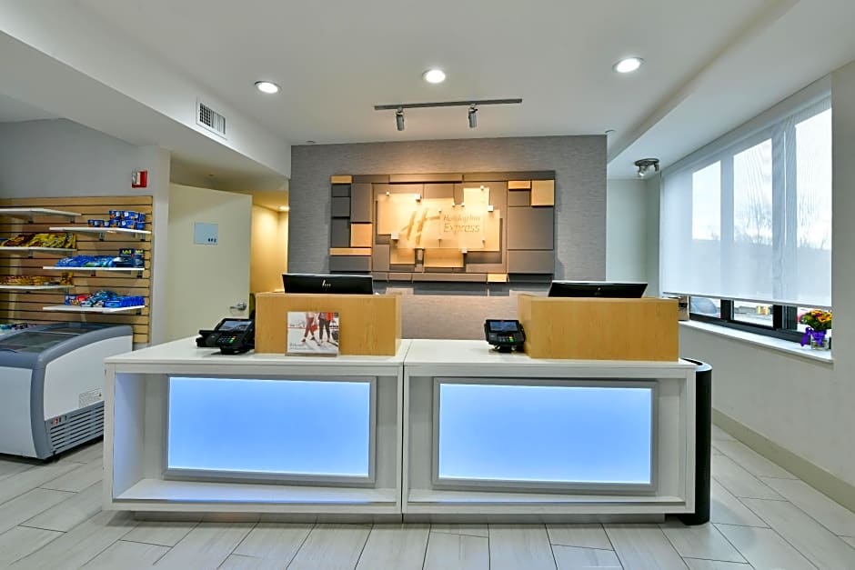 Holiday Inn Express Staten Island West, an IHG Hotel