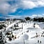 Stroll to Slopes, Village Area, Ski in-out MtLodge 294