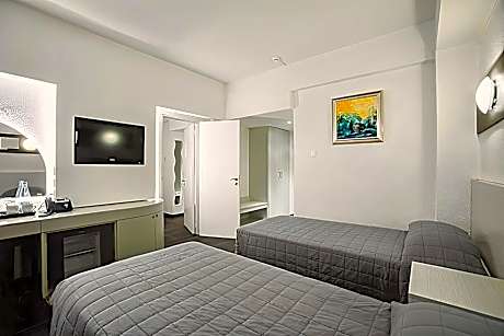 Family Interconnecting Room with Balcony