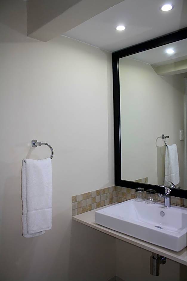 Madeline Grove Bed & Breakfast