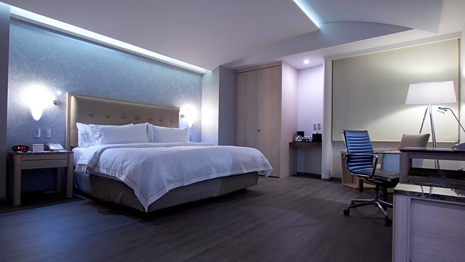 Holiday Inn Express Mexico - Toreo By IHG