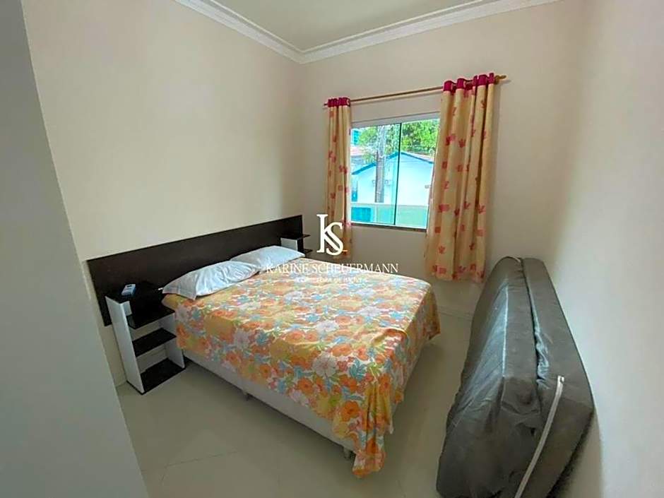 A26 - APARTAMENTO 2 DORMITÓRIOS NO CENTRO DE BOMBINHAS