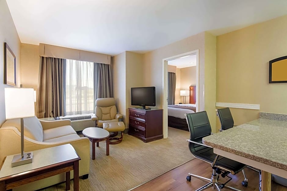 MainStay Suites Airport
