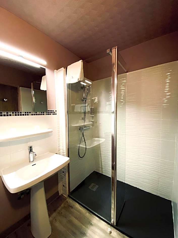 Brit Hotel Le Surcouf