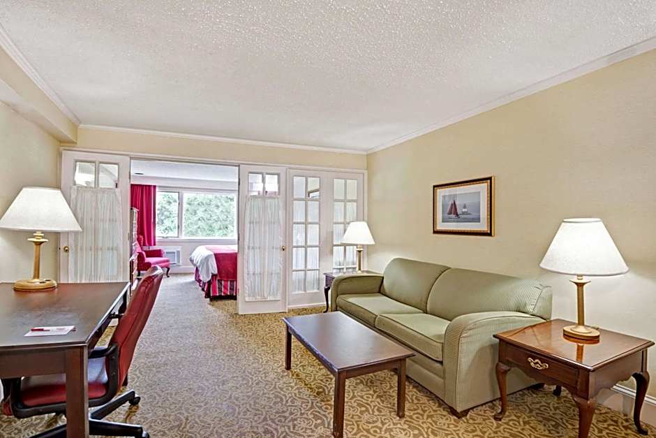 Ramada by Wyndham Seekonk Providence Area
